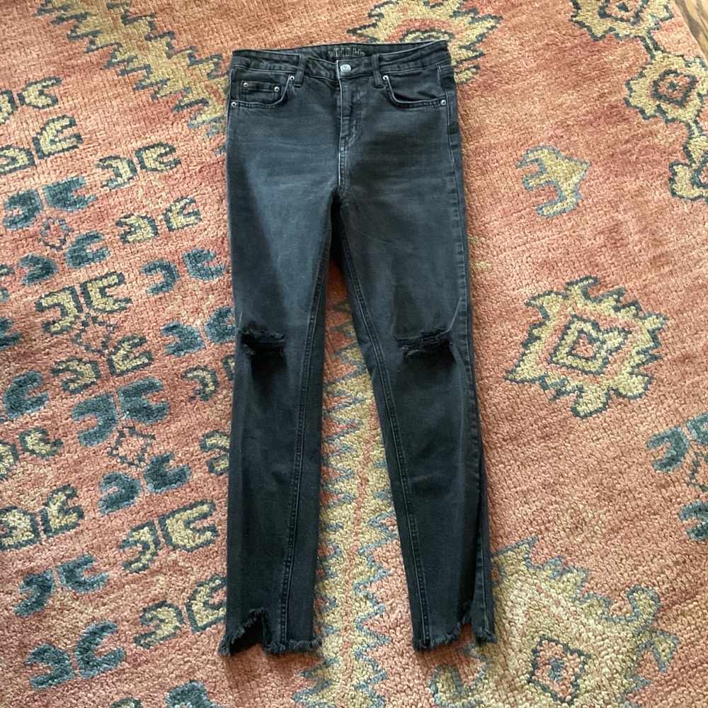 Wild Fable black high-rise skinny distressed jeans, size 6